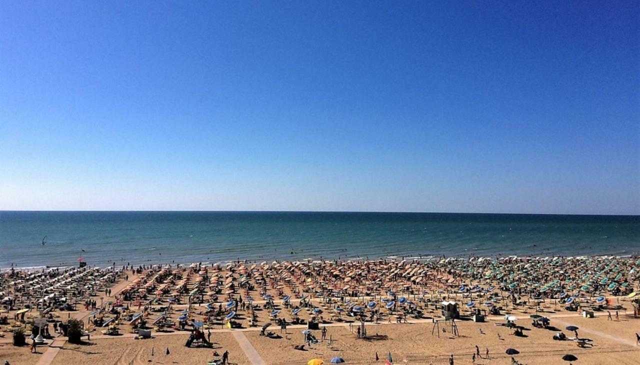 Girasole - Appartamenti Bibione Eksteriør billede